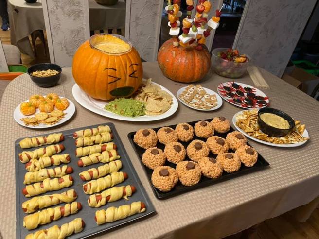 Halloween2020-SnackTable